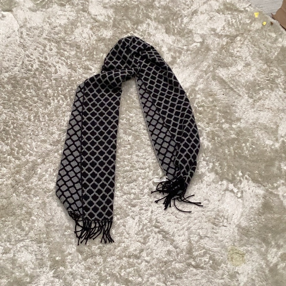 Stylish Black and Gray Men's Scarf